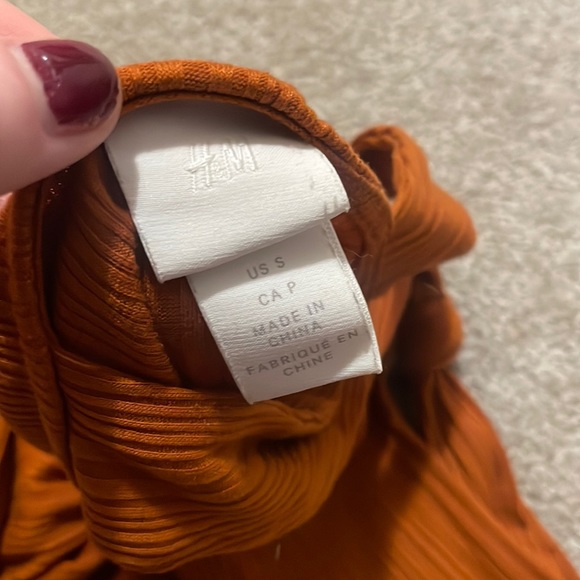 Super Cute Orange H&M Tank Top - Picture 2 of 3